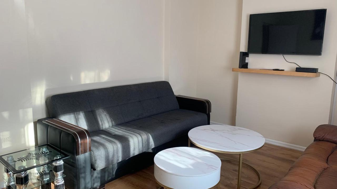 Two Bed Holiday Apartment Londra Dış mekan fotoğraf
