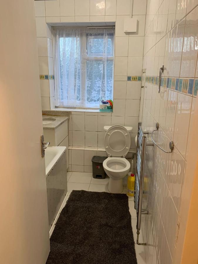 Two Bed Holiday Apartment Londra Dış mekan fotoğraf